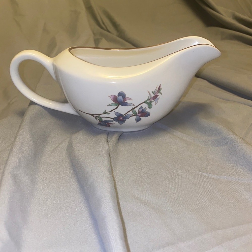Woodhill gravy boat